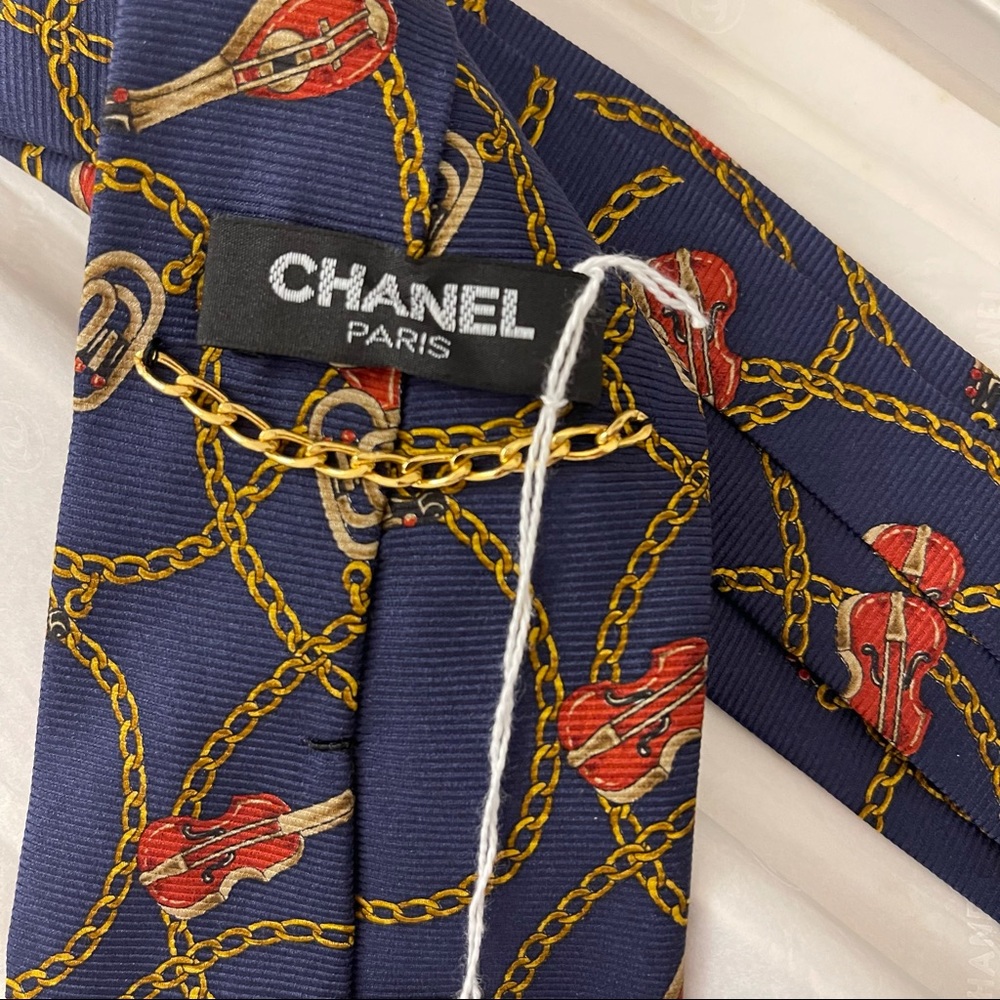 Authentic Vintage Chanel Tie - Picture 5 of 7